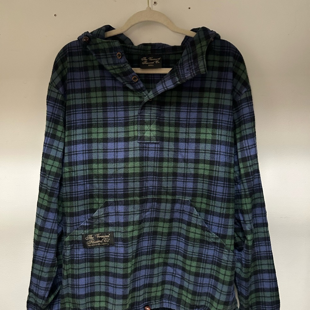 “black widow” vermont flannel hoodie m-sm